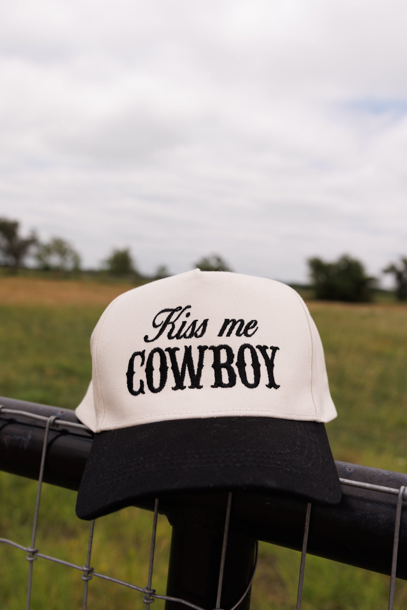 Kiss Me Cowboy Cap in Black