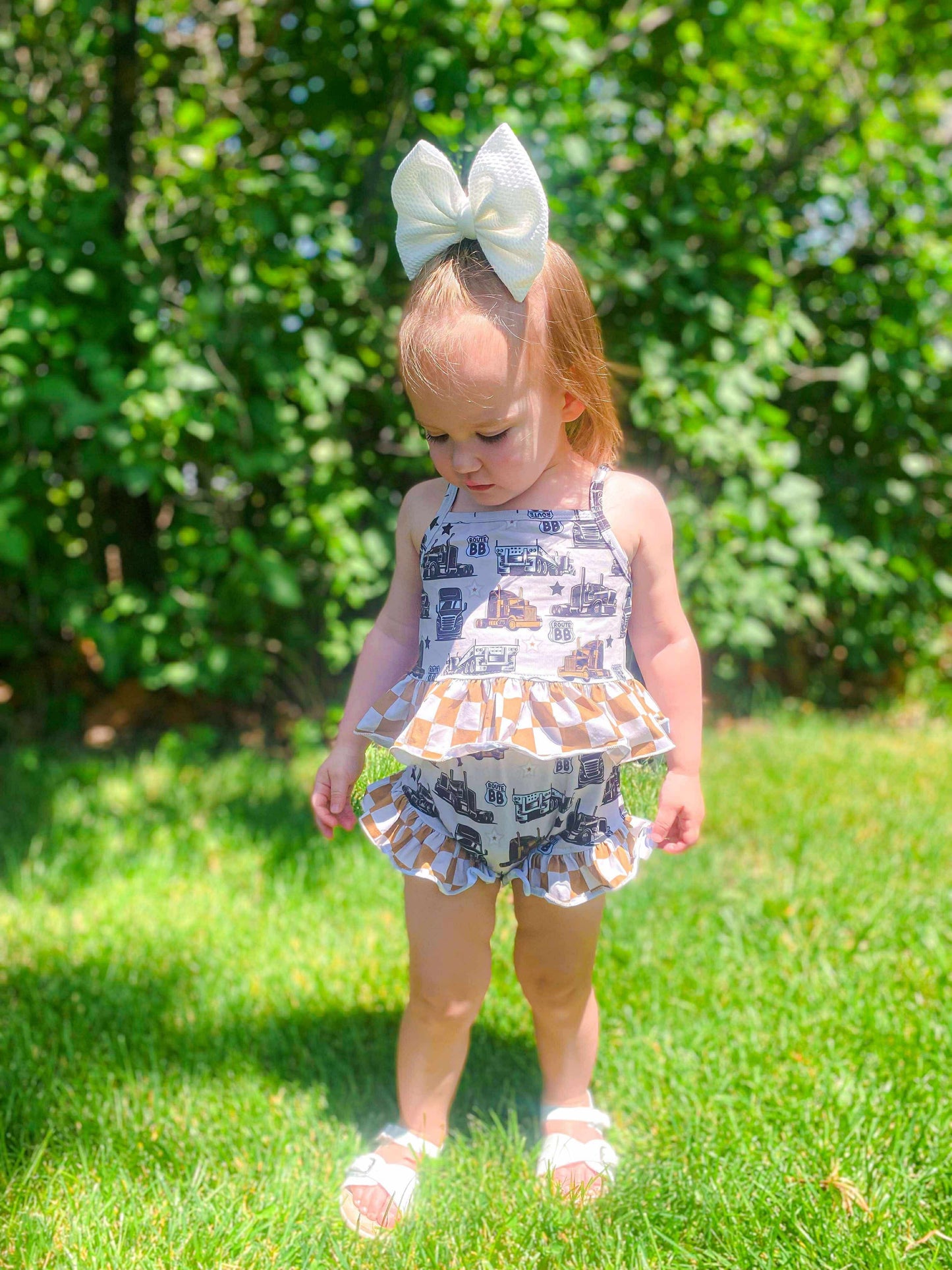 Sad Beige Semi Ruffled Set